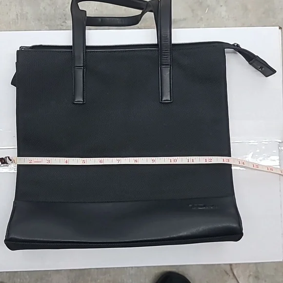 Tumi nylon 12x12 shoulder bag - Picture 7 of 15